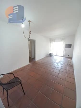 'APARTAMENTO C/AMPLA SACADA CONDOMÍNIO COM LAZER'