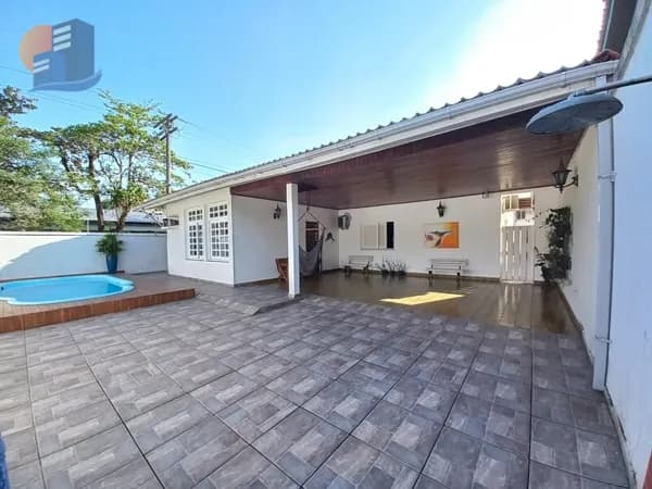 Casa 100 metros da Praia Oportunidade!