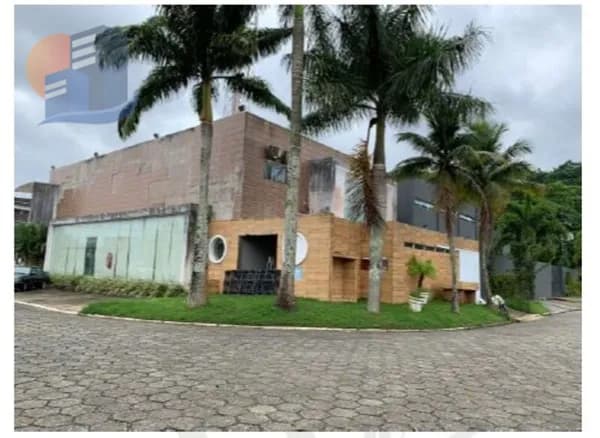 EDIFICAÇÃO DE LUXO, COM FACHADA IMPONENTE E LOCALIZAÇÃO PRIVILEGIADA!