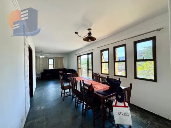 Amplo Apartamento com 4 Dormitórios | 2 Vagas | Região Nobre dos Restaurantes.🌊