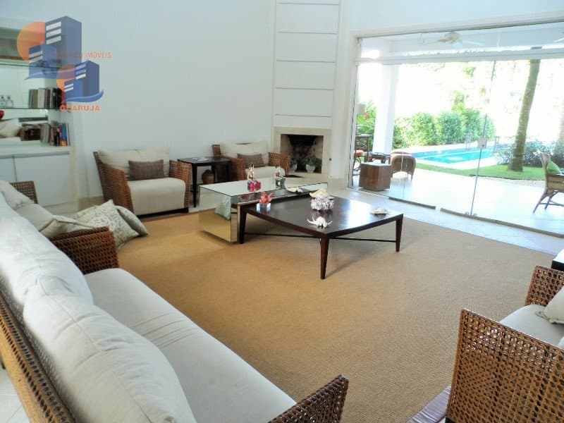 Casa EspetacularModerna e Elegante CondomínioJardim Acapulco.