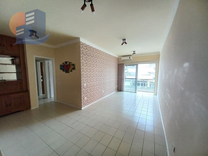Apartamento Lado Praia c/Sacada/02 vagas de Garagens!