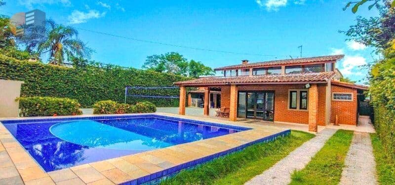 Casa belíssima na Praia de Pernambuco 4 Suítes.