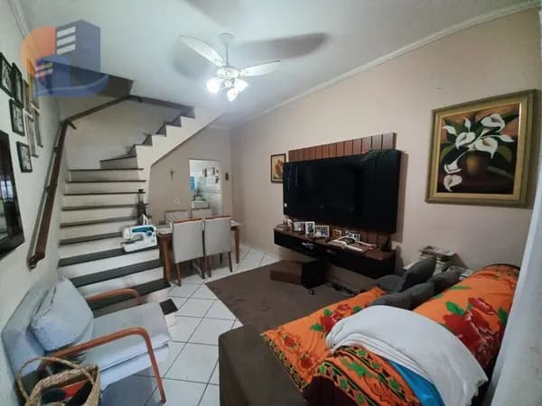 Sobrado Geminado em Vicente de Carvalho - Guarujá.