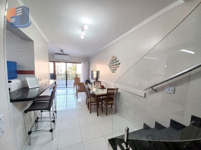Duplex Reformado c/ 03 Quartos, Lado Praia