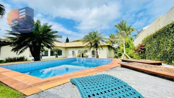 Casa térrea mobiliada em Condomínio – Guarujá/SP , praia de Pernambuco.
