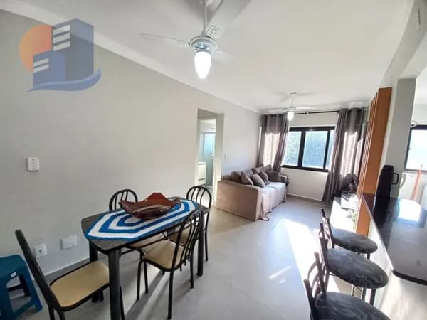 Reformado! Apto com 02 Quartos e Lazer no Prédio.