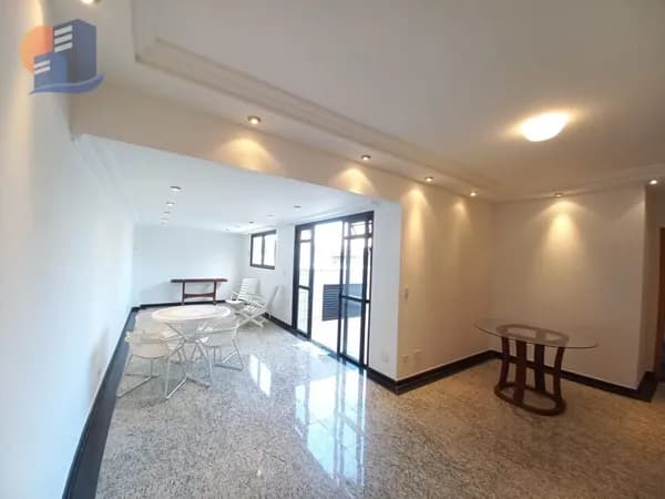 Cobertura Reformada com Excelente localização!