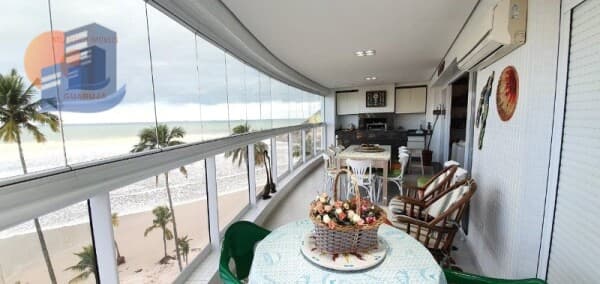 Apartamento Pé na Areia Vista Privilegiada Enseada.