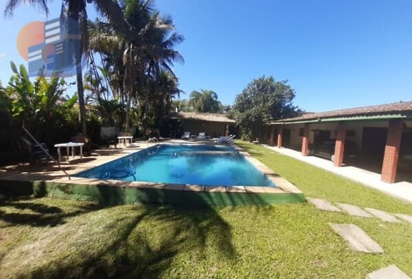 Casa Ampla com Jardim e Quintal Área Total Terreno 1050 Metros²