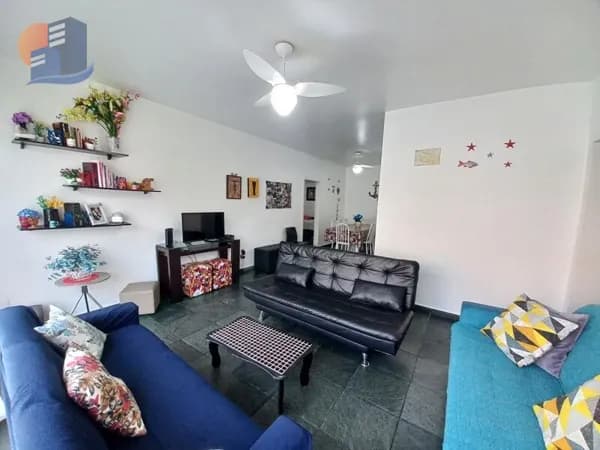 Amplo Apartamento à 250 Metros da Praia.