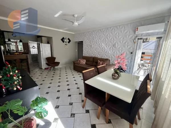 🌊 APENAS 200 METROS DO MAR! EXCELENTE APARTAMENTO COM QUINTAL NA PRAIA DA ENSEADA – GUARUJÁ 🌴