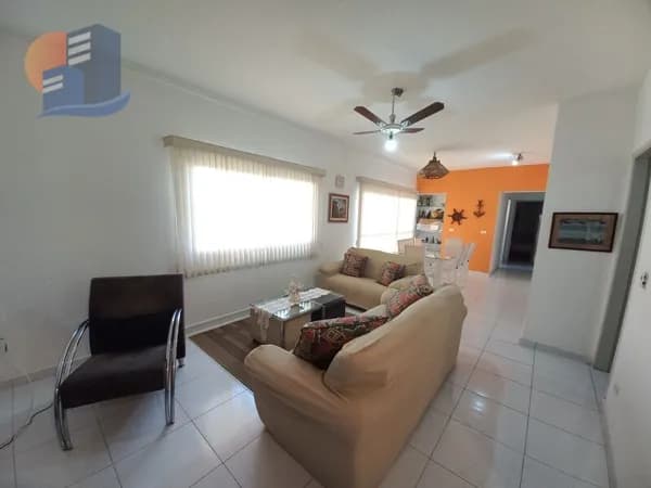 Amplo apartamento Apenas 03 quadra da Praia.