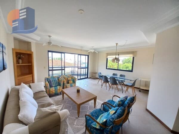 Amplo apartamento 01 quadra do Mar!