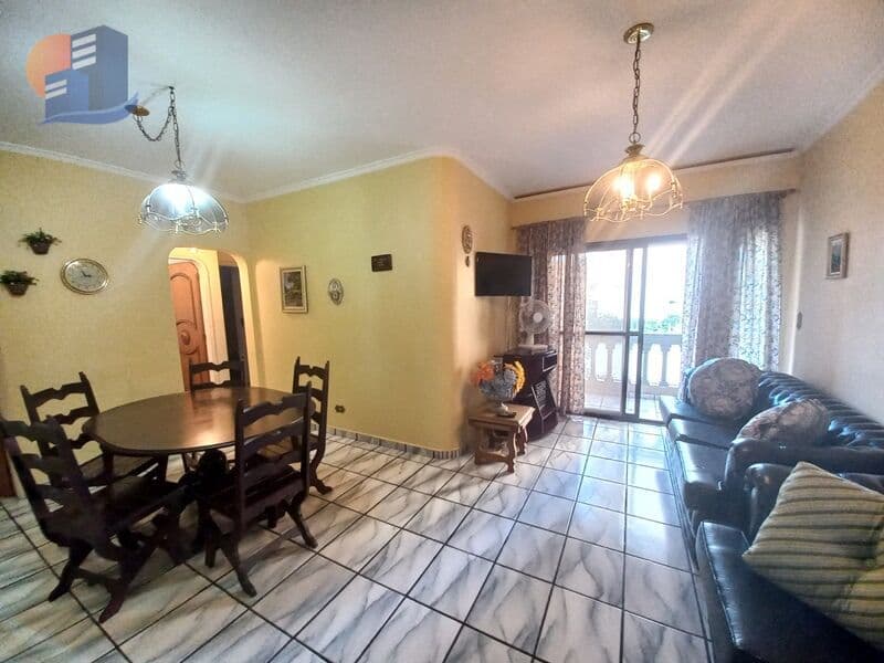 Amplo Apartamento com 03 Quartos, Lado Praia.