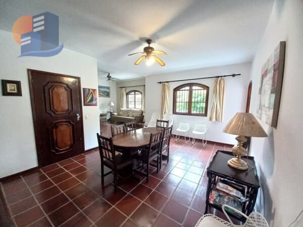 Amplo Apartamento Lado Praia Região Comercial.