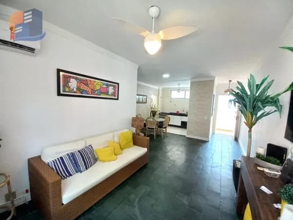 Apenas 100 metros da Praia, 02 Dormitórios Enseada - Guarujá.