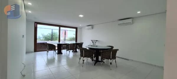 Casa em Condomínio 150 metros do Mar Região dos Hotéis.