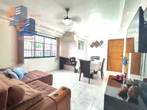 Amplo Apartamento com 03 Quartos na Praia da Enseada.
