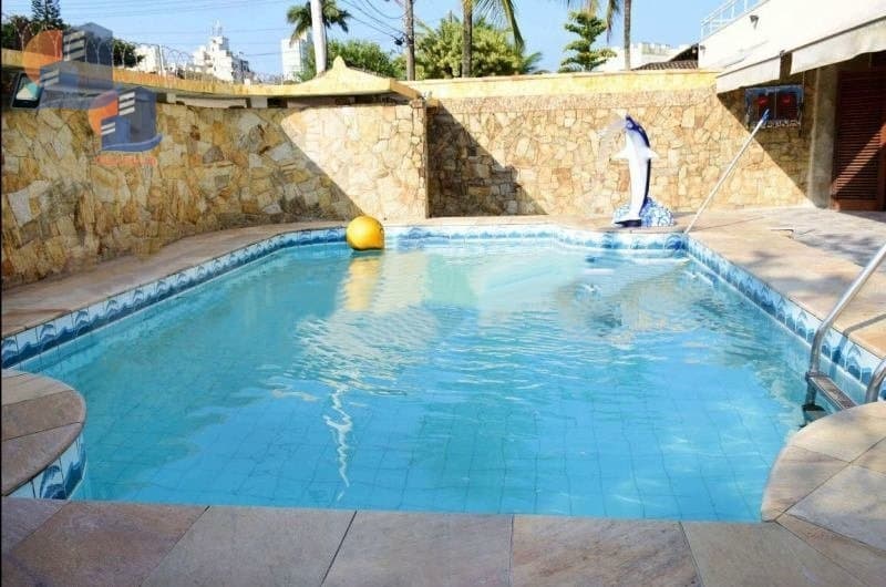 Linda Casa Excelente Localização 05 Dormitórios, Piscina na Enseada Gjá.