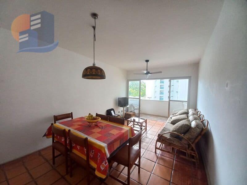 Excelente Investimento a 300 metros da praia da Enseada.