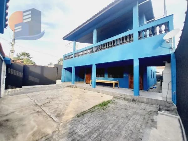 Casa Sobrado! Localização Privilegiada a 300 metros da Praia do Guaiba.