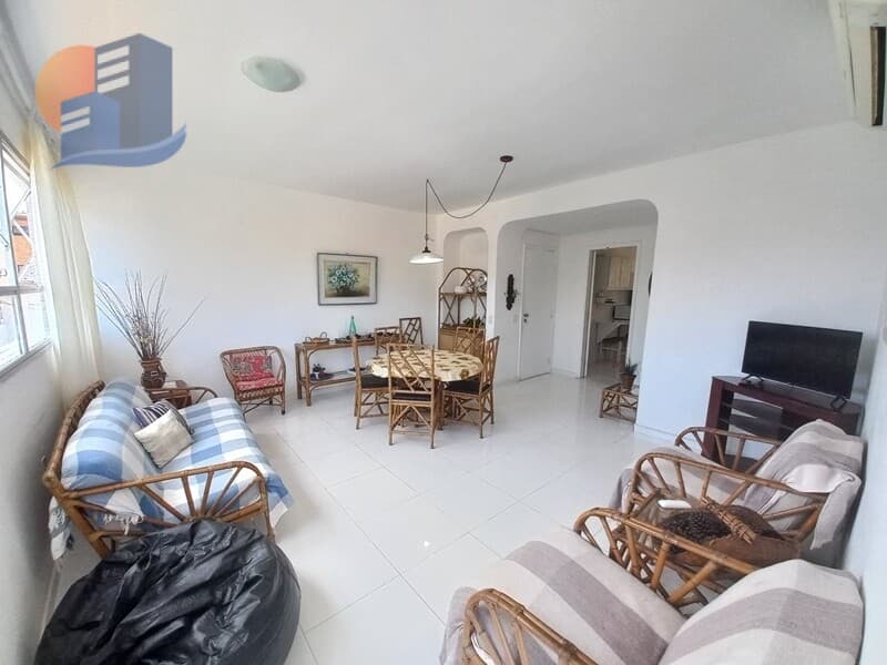 APARTAMENTO MOBILIADO 1° ANDAR PRÓXIMO À PRAIA