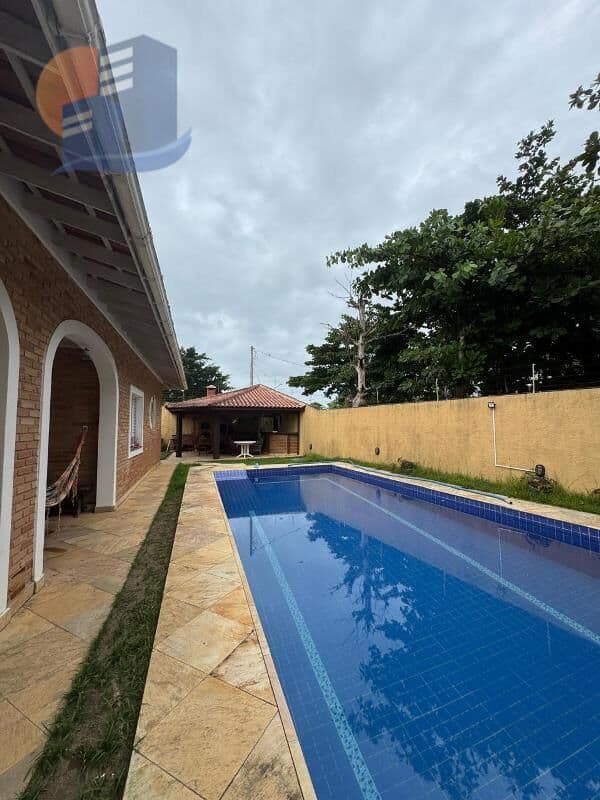 🏠 Casa Ampla com 4 quartos na Praia da Enseada.