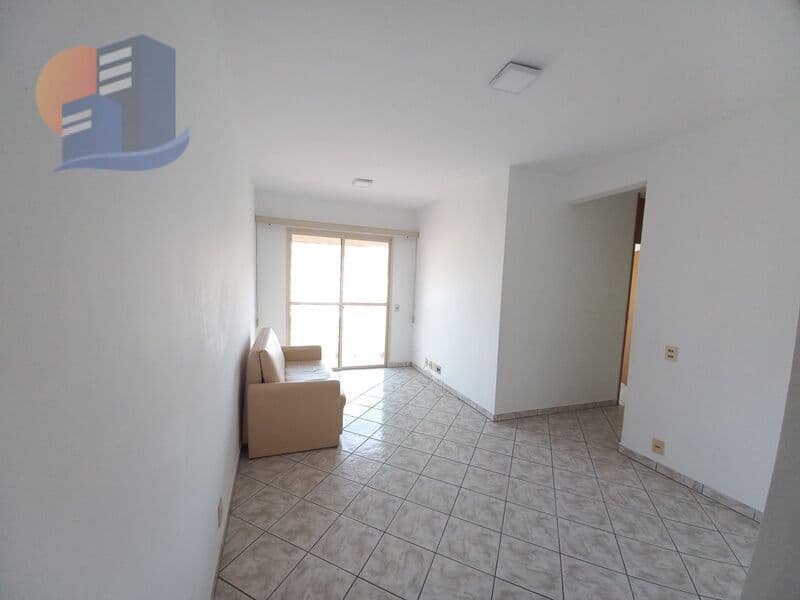 Apartamento 02 Quartos Boa localização na Enseada.