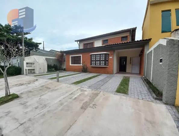 Condomínio Fechado! Sobrado c/05 Dorms sendo 04 Suítes, Praia do Pernambuco!