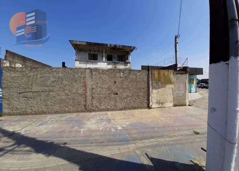 Localizado em Vicente de Carvalho Região dos Comércios.