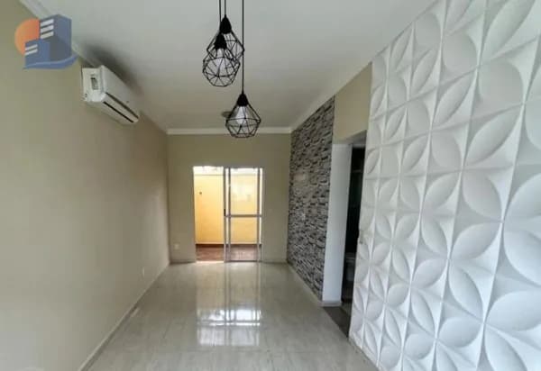 Casa em Vilagio Próximo a Rua Acre Enseada Guarujá!