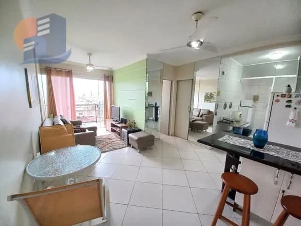 Reformado/Andar Alto/Região Comercial!