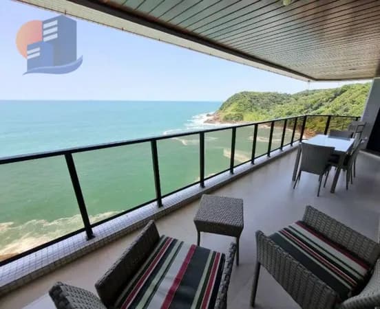 Belíssimo Apartamento com Vista Oceânica em Praia do Guarujá.