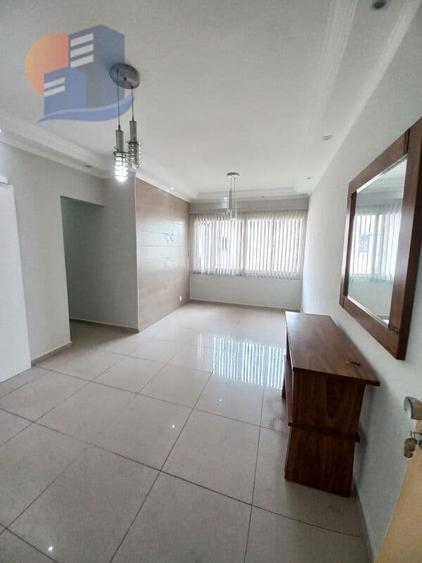 Excelente Apartamento Reformado Próximo de Comércio em Geral!