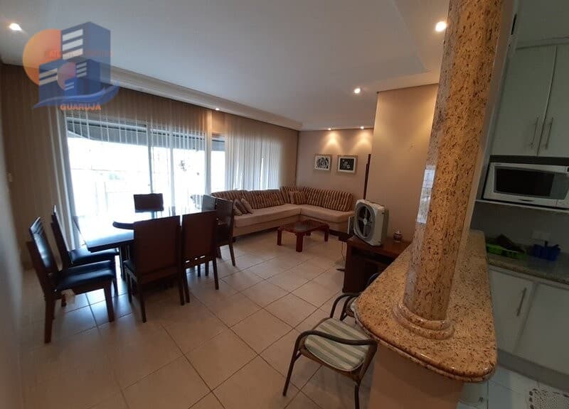 Amplo Apartamento com 03 Dormitórios, 300 metros da Praia