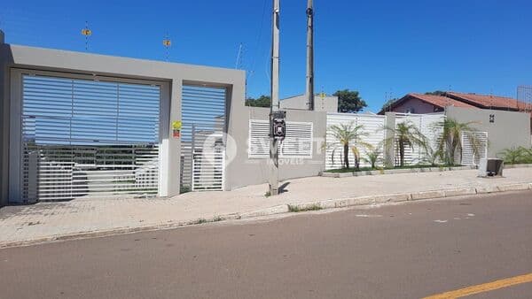 Casa em Condomínio em NH