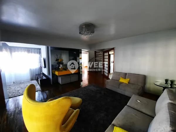 Casa Sobrado bairro Jardim América