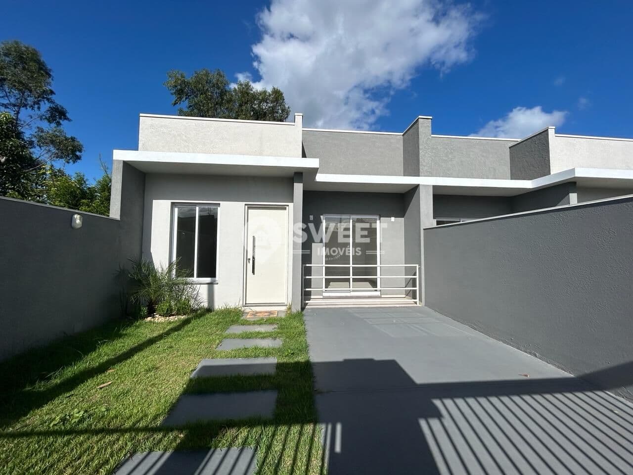 Bela casa nova no bairro Feitoria