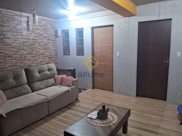 Sobrado com 100m², em excelente localização, próximo ao Krolow e à loja Pra Casa Lorenzetti.
