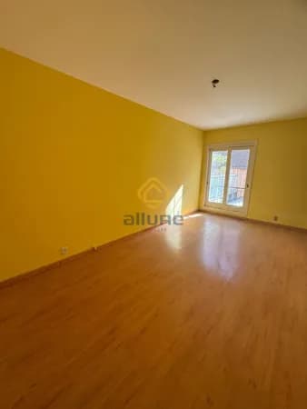 Apartamento amplo e central, oportunidade única !!