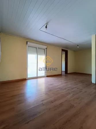 Apartamento à venda no bairro Lindóia - 3 dormitórios
