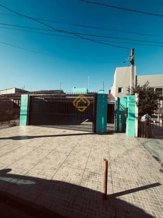 Casa na Nova Tablada a venda com garagem coberta para ate 3 carros