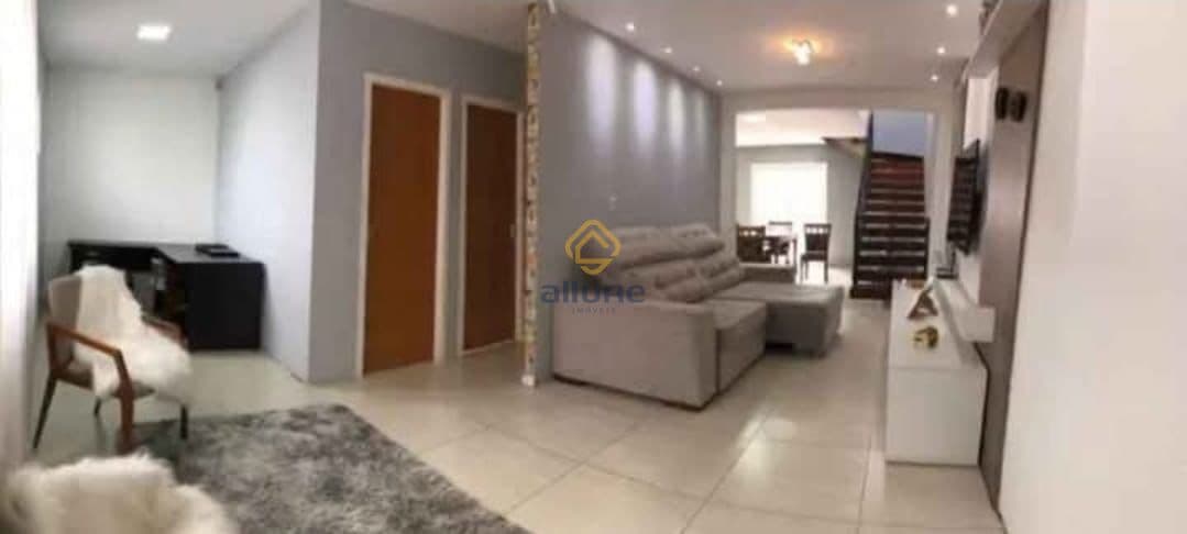 Excelente casa semi mobiliada !!