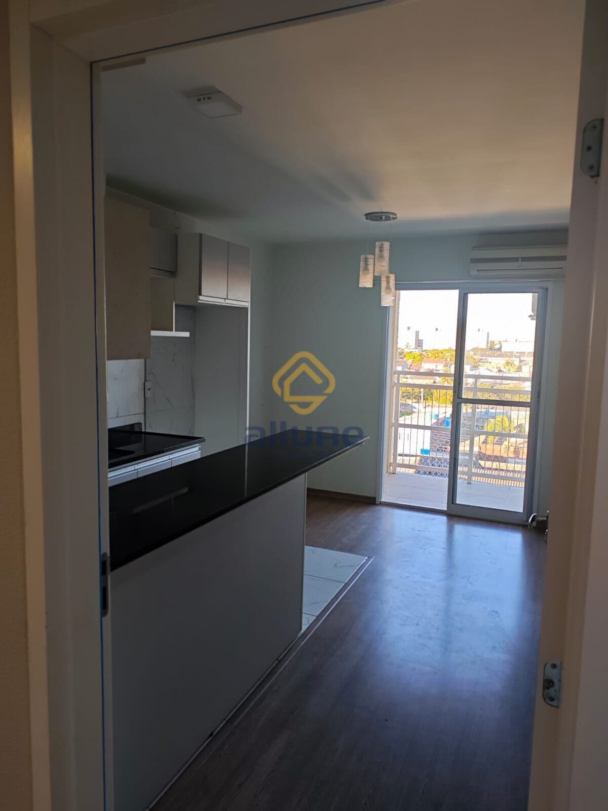 🏡 Ótimo Apartamento Semi-mobiliado no Duque 1128
