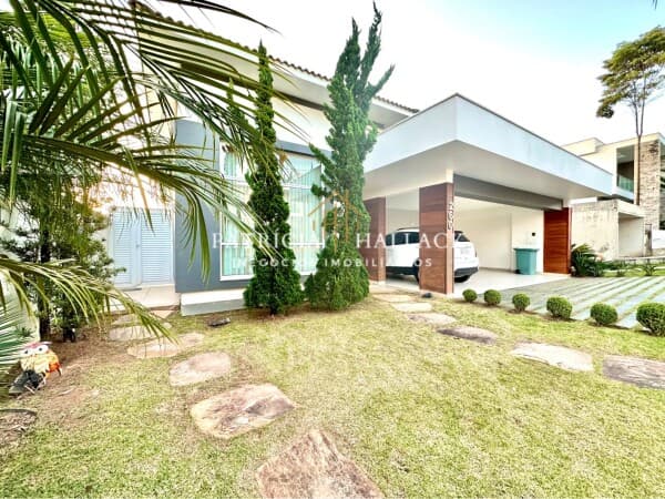 Casa com área de lazer incrível, 4 quartos e 5 banheiros à Venda