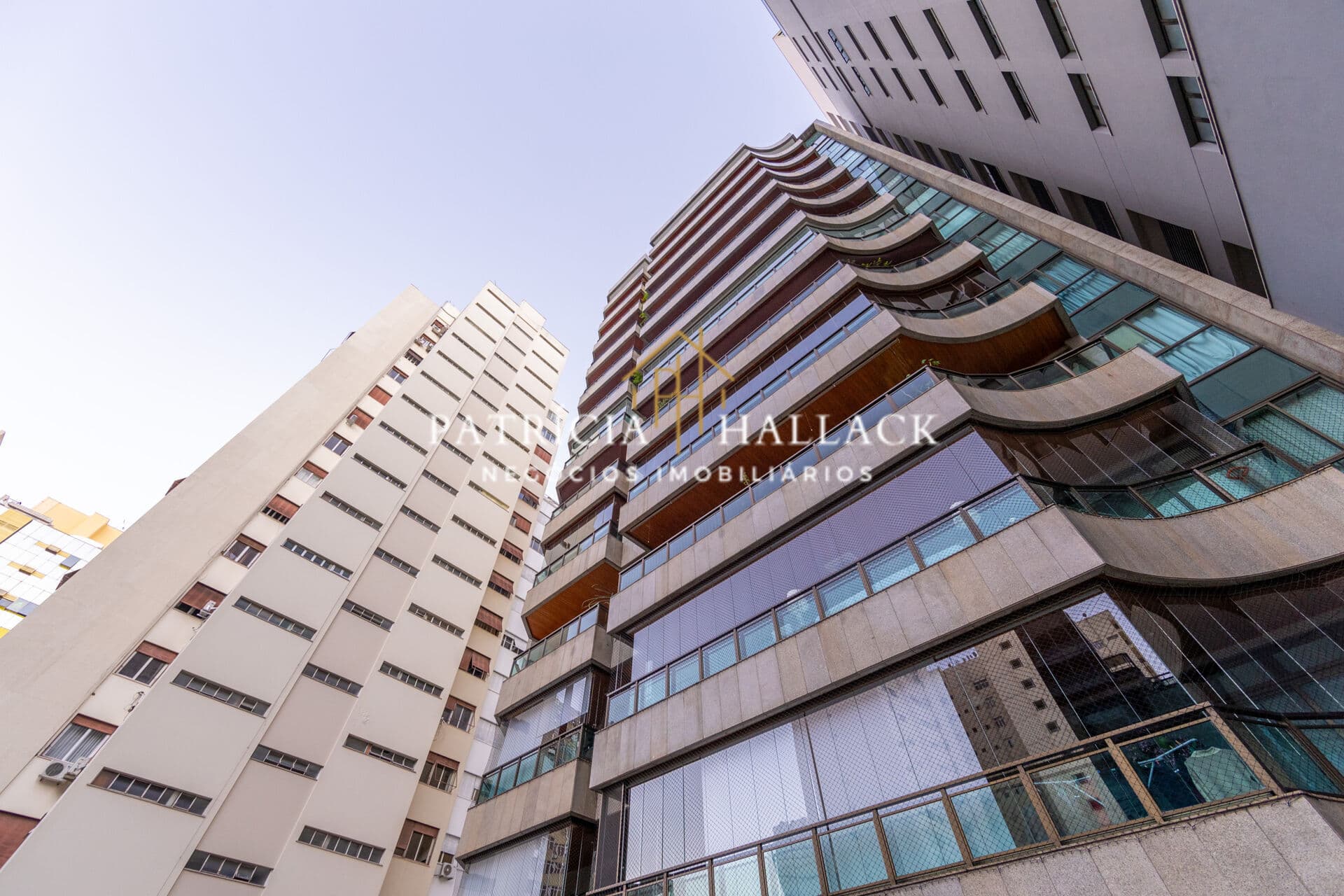 APARTAMENTO ALTO PADRÃO - CENTRO