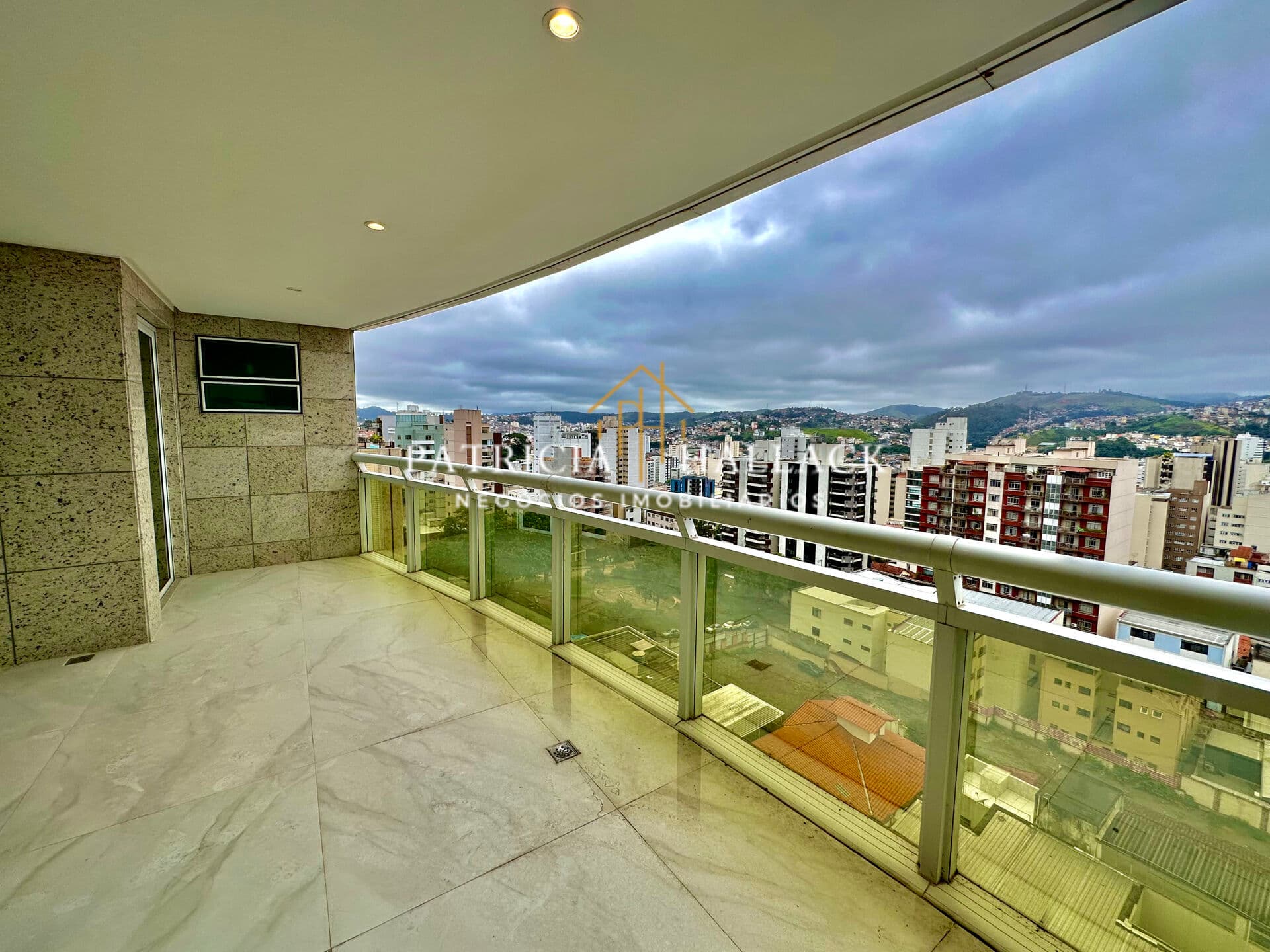 Apartamento em Santa Helena, Juiz de Fora/MG