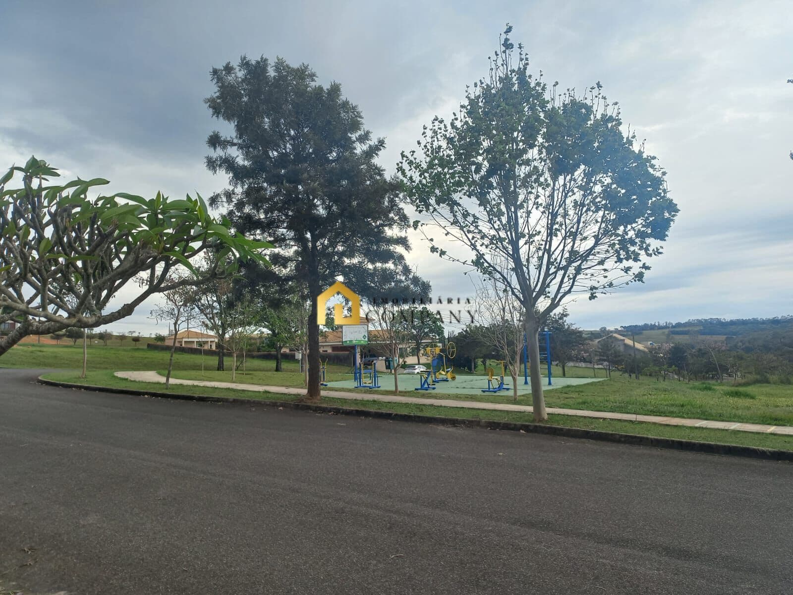 Terreno com Obra Iniciada no Condomínio Saint Charbel, Araçoiaba da Serra/SP