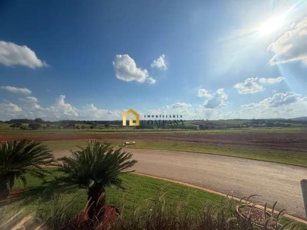 Terreno no Condomínio Lago Azul ll LIBERADO PARA CONSTRUÇÃO - em Araçoiaba da Serra/SP